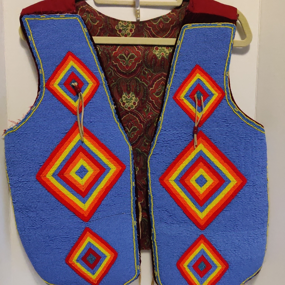 Lakota Native American hand beaded vest 50s